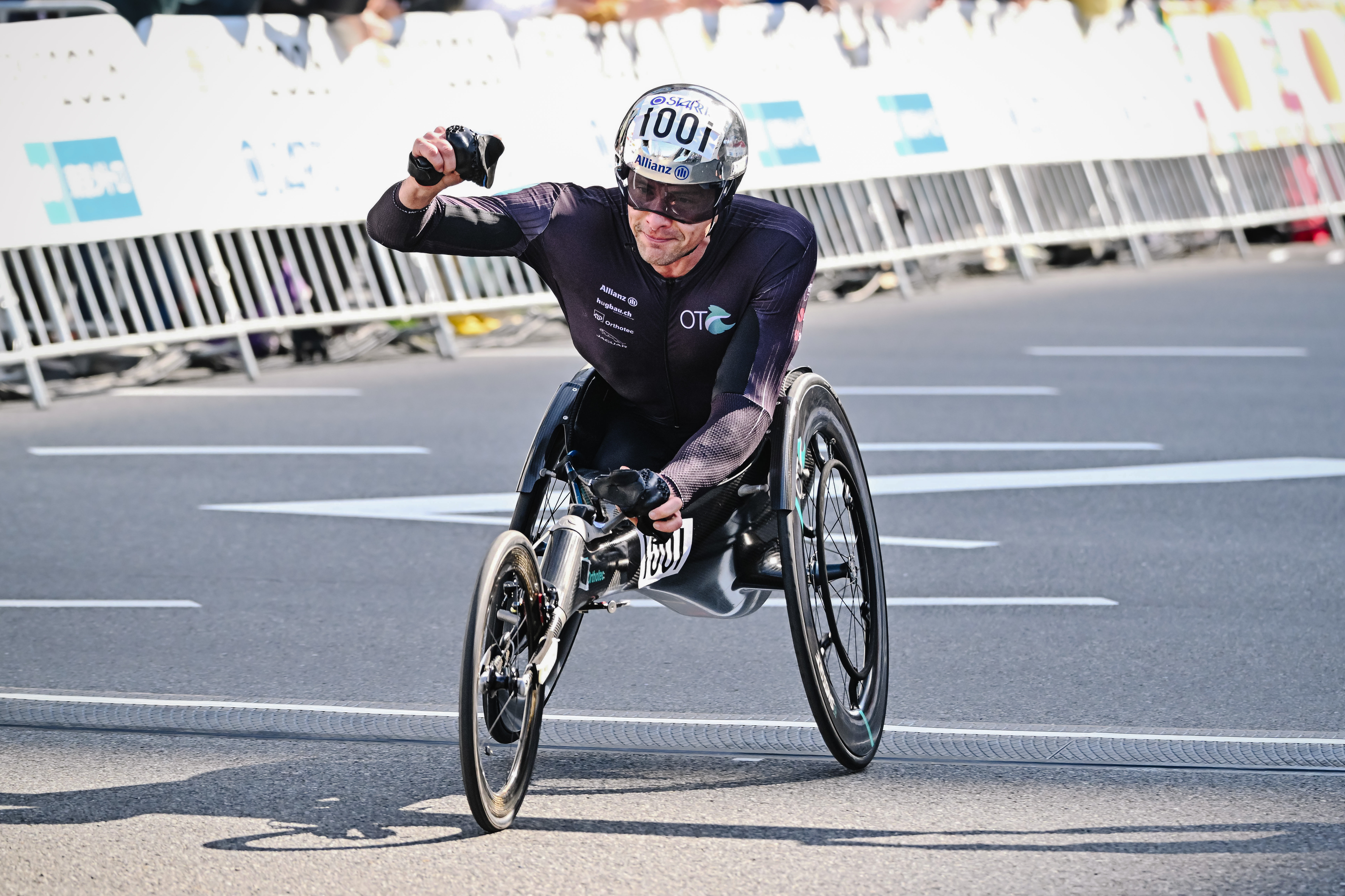 車いすエリート男子１位_マルセル フグ(1).jpg